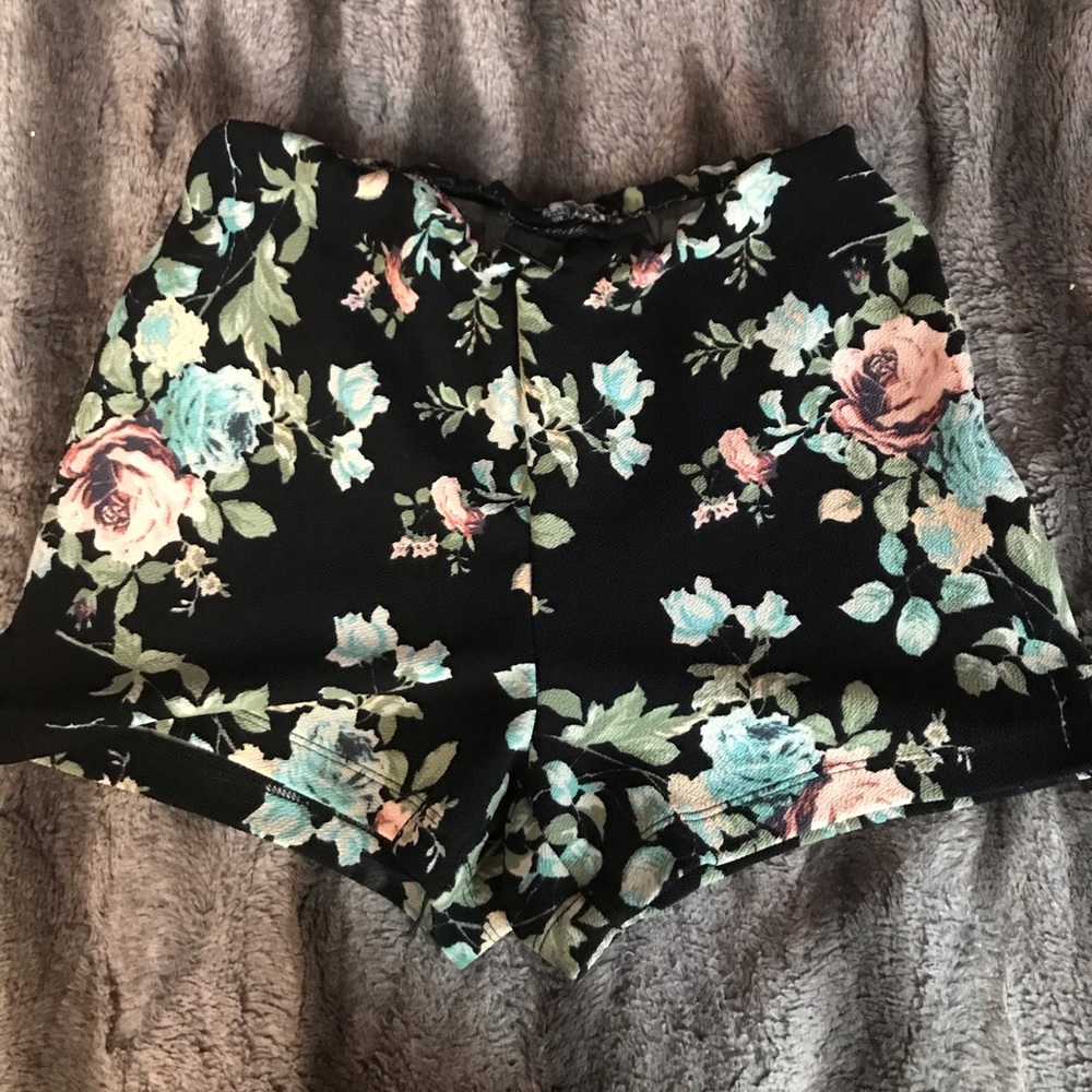 Sold|Wet Seal Floral Shorts